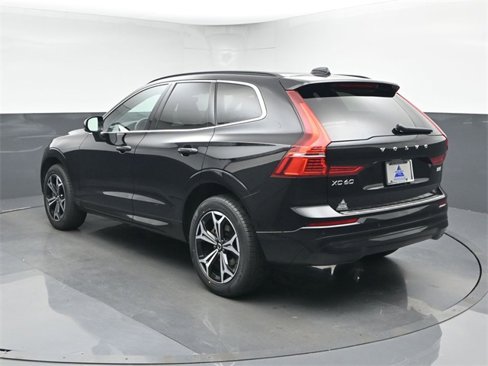 Used 2022 Volvo XC60 B5 Momentum w/ Climate Package image 6