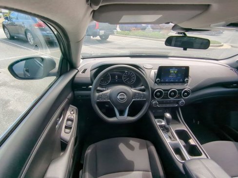 Used 2024 Nissan Sentra SV image 33
