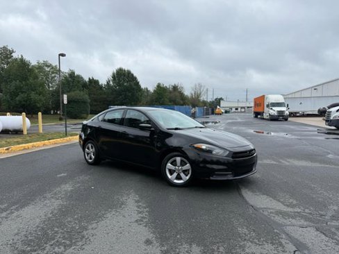 Used 2015 Dodge Dart SXT image 2