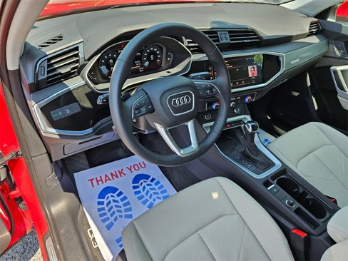Used 2025 Audi Q3 2.0T Premium image 9
