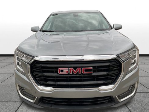 Used 2024 GMC Terrain SLE image 8