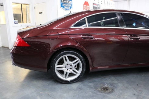 Used 2006 Mercedes-Benz CLS 500 image 4