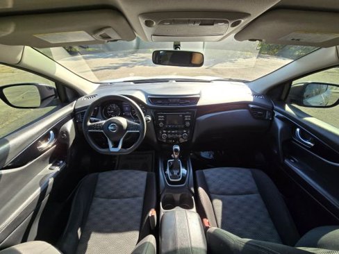 Used 2017 Nissan Rogue Sport SV image 19