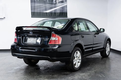Used 2005 Subaru Outback 3.0R image 31