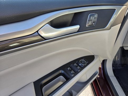 Used 2017 Ford Fusion SE image 34