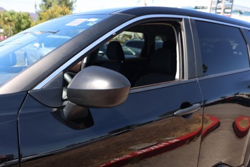 Used 2023 Nissan Rogue S image 12