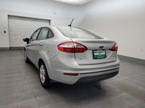 Used 2015 Ford Fiesta SE image 5