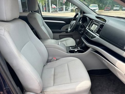 Used 2015 Toyota Highlander LE image 21