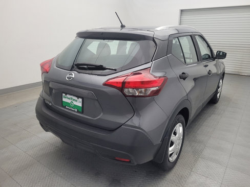 Used 2019 Nissan Kicks S image 9