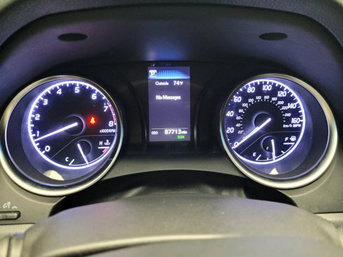 Used 2018 Toyota Camry LE image 23