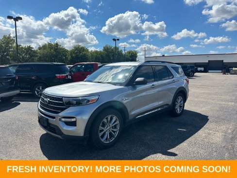 Used 2021 Ford Explorer XLT w/ Equipment Group 202A image 3