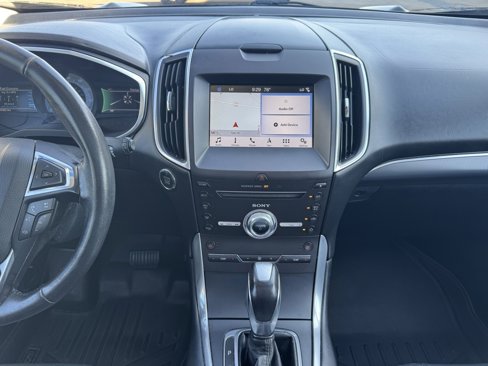 Used 2017 Ford Edge Titanium w/ Technology Package image 12