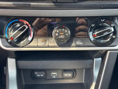 Used 2021 Kia Seltos LX image 22