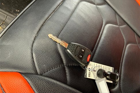 Used 2016 Jeep Wrangler Sahara w/ Connectivity Group image 12
