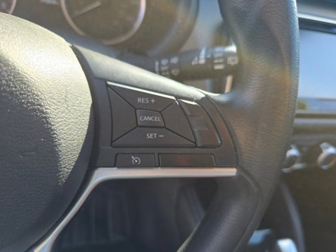 Used 2018 Nissan Kicks S image 29