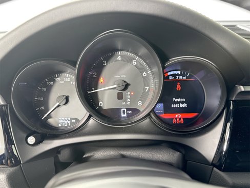 Certified 2025 Porsche Macan image 19