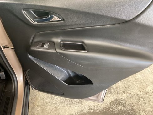 Used 2019 Chevrolet Equinox LT image 14