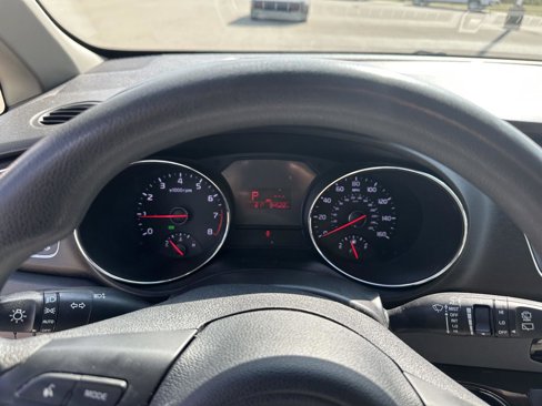 Used 2018 Kia Sedona L image 26