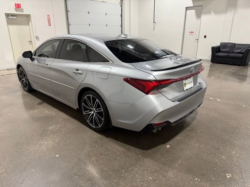 Used 2020 Toyota Avalon XSE image 7