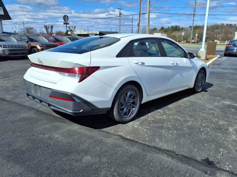 Certified 2024 Hyundai Elantra SEL image 25