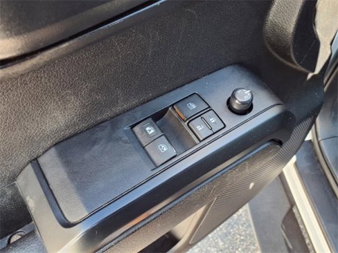 Used 2022 Toyota Tacoma SR image 10
