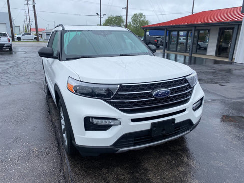 Used 2022 Ford Explorer XLT image 4