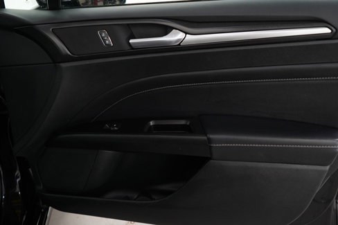 Used 2017 Ford Fusion Titanium image 9