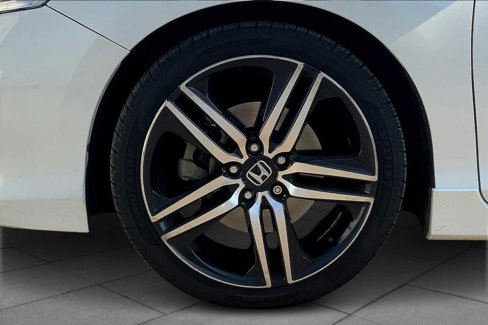 Used 2017 Honda Accord Sport image 10