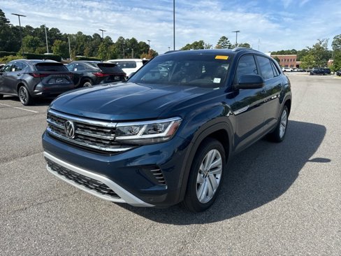 Used 2020 Volkswagen Atlas Cross Sport SE w/ Panoramic Sunroof Package image 4