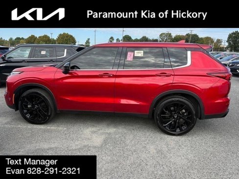Used 2024 Mitsubishi Outlander SE image 2
