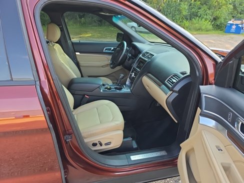 Used 2016 Ford Explorer Limited image 18