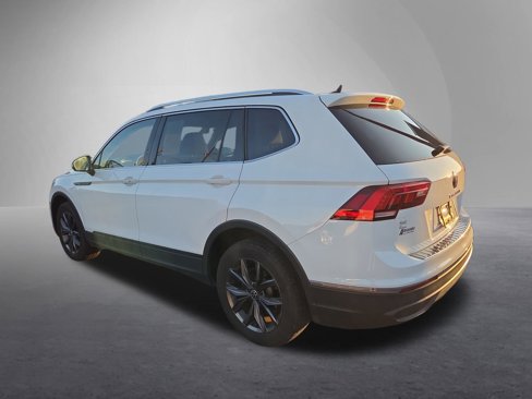 Used 2022 Volkswagen Tiguan SE image 6