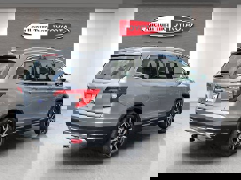 Used 2020 Honda Pilot Touring image 6