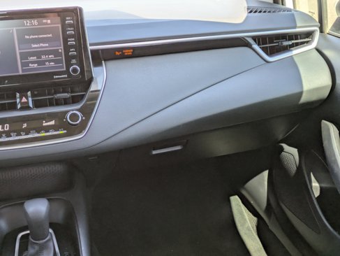 Used 2021 Toyota Corolla LE w/ LE Convenience Package image 17