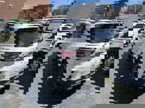 Used 2022 Ford Escape SEL w/ Technology Package image 7