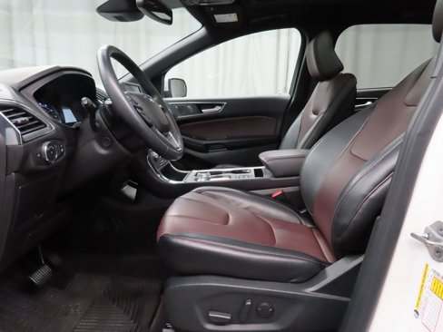 Used 2022 Ford Edge Titanium w/ Equipment Group 301A image 9