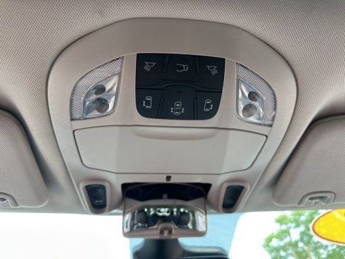Used 2023 Chrysler Pacifica Limited image 54