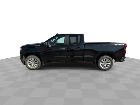 Used 2020 Chevrolet Silverado 1500 Custom w/ Custom Value Package image 5