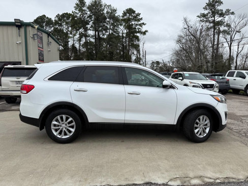Used 2018 Kia Sorento FWD image 11