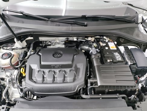 Used 2020 Volkswagen Tiguan S image 32
