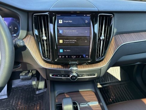 Certified 2023 Volvo XC60 B5 Plus w/ Climate Package image 14