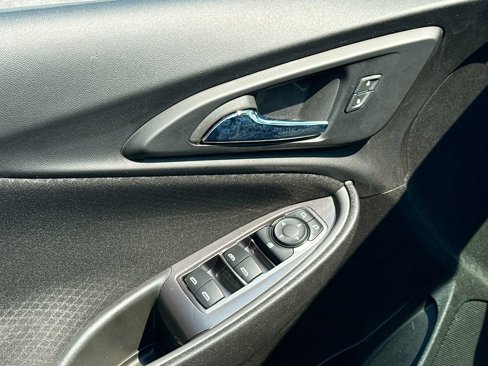 Used 2023 Chevrolet Malibu LT w/ Driver Confidence Package image 17