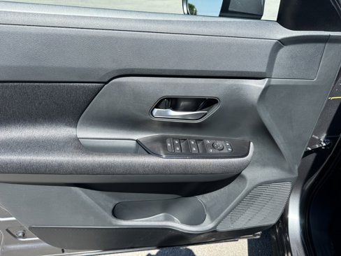 New 2025 Nissan Kicks SV image 11