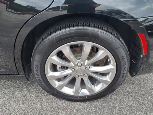 Used 2022 Chrysler 300 Touring image 7