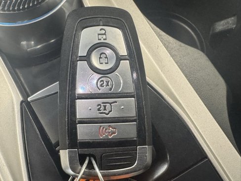 Used 2021 Ford Explorer XLT w/ XLT Sport Appearance Package image 39
