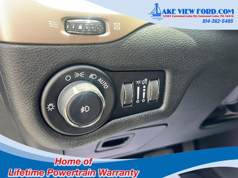 Used 2017 Jeep Cherokee Limited image 17