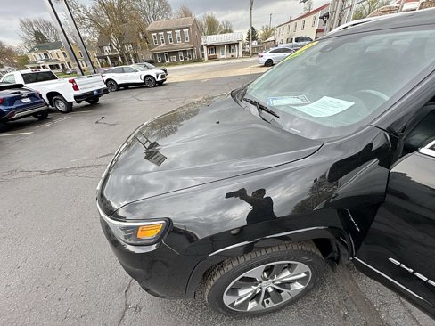 Used 2019 Jeep Cherokee Overland w/ Technology Group image 28