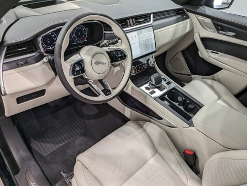 Used 2025 Jaguar F-PACE R-Dynamic S image 7