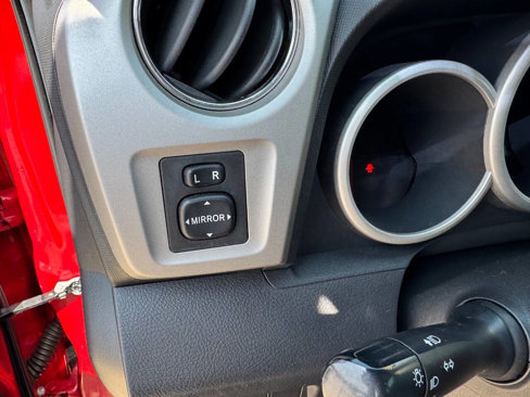 Used 2009 Pontiac Vibe w/ Preferred Package image 17