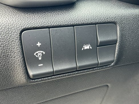 Used 2022 Kia Sportage LX image 15